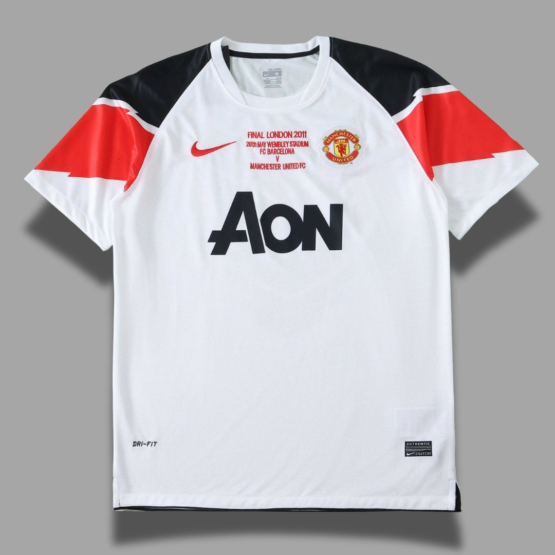 MNU Away 2010-11 Retro