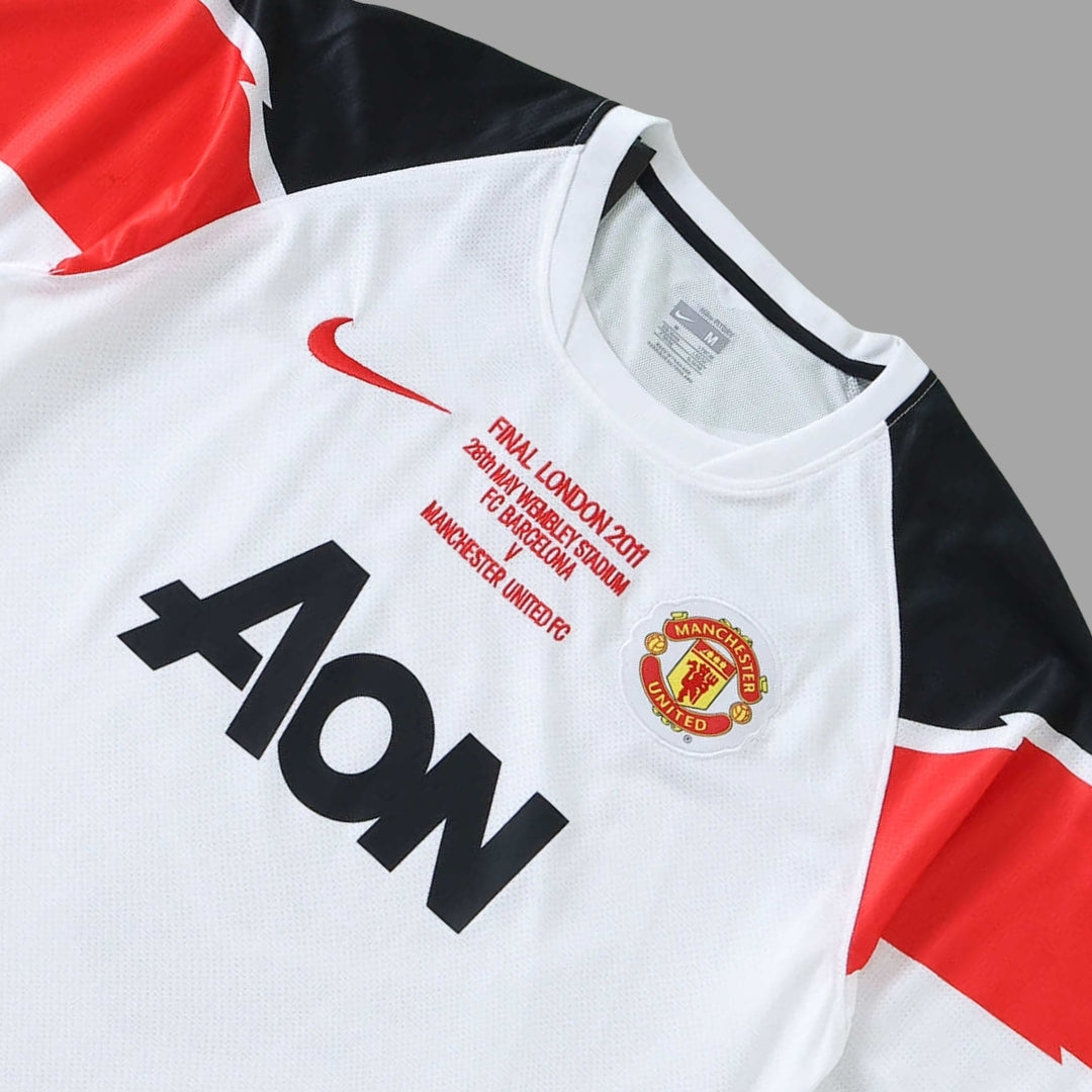 MNU Away 2010-11 Retro